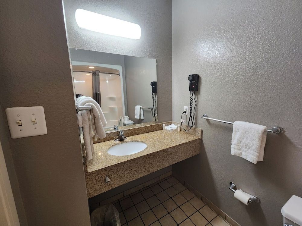 Motel 6 Biloxi, MS - Beach Standard Room, 2 Double Beds, Accessible, Non Smoking 19