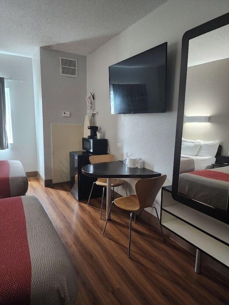 Motel 6 Biloxi, MS - Beach Standard Room, 2 Double Beds, Accessible, Non Smoking 31