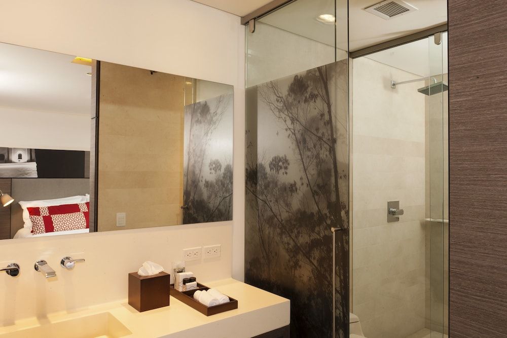 EK Hotel By Preferred Hotels Group Junior Suite, 1 King Bed 2