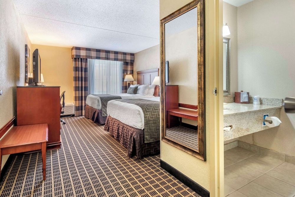 Standard Room, 2 Queen Beds, Non Smoking, Refrigerator