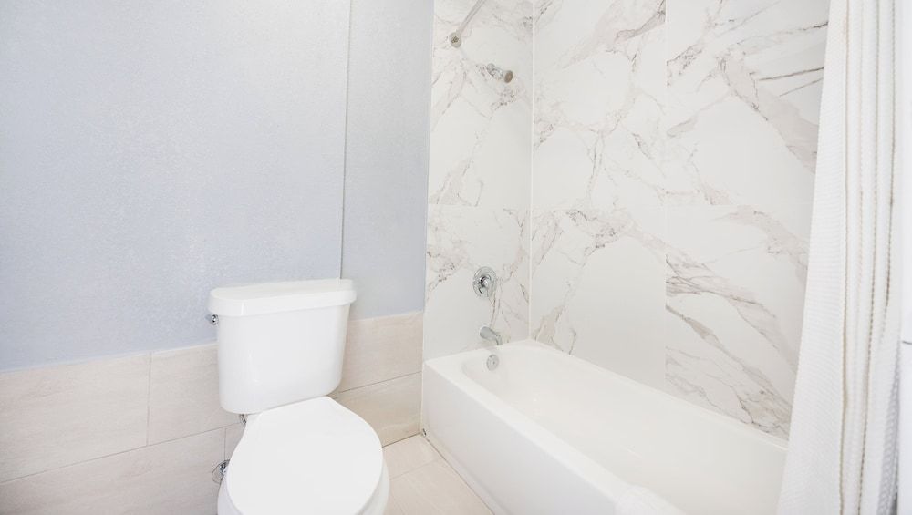 Executive Inn of Hondo Room, 2 Queen Beds, Smoking, Refrigerator 6