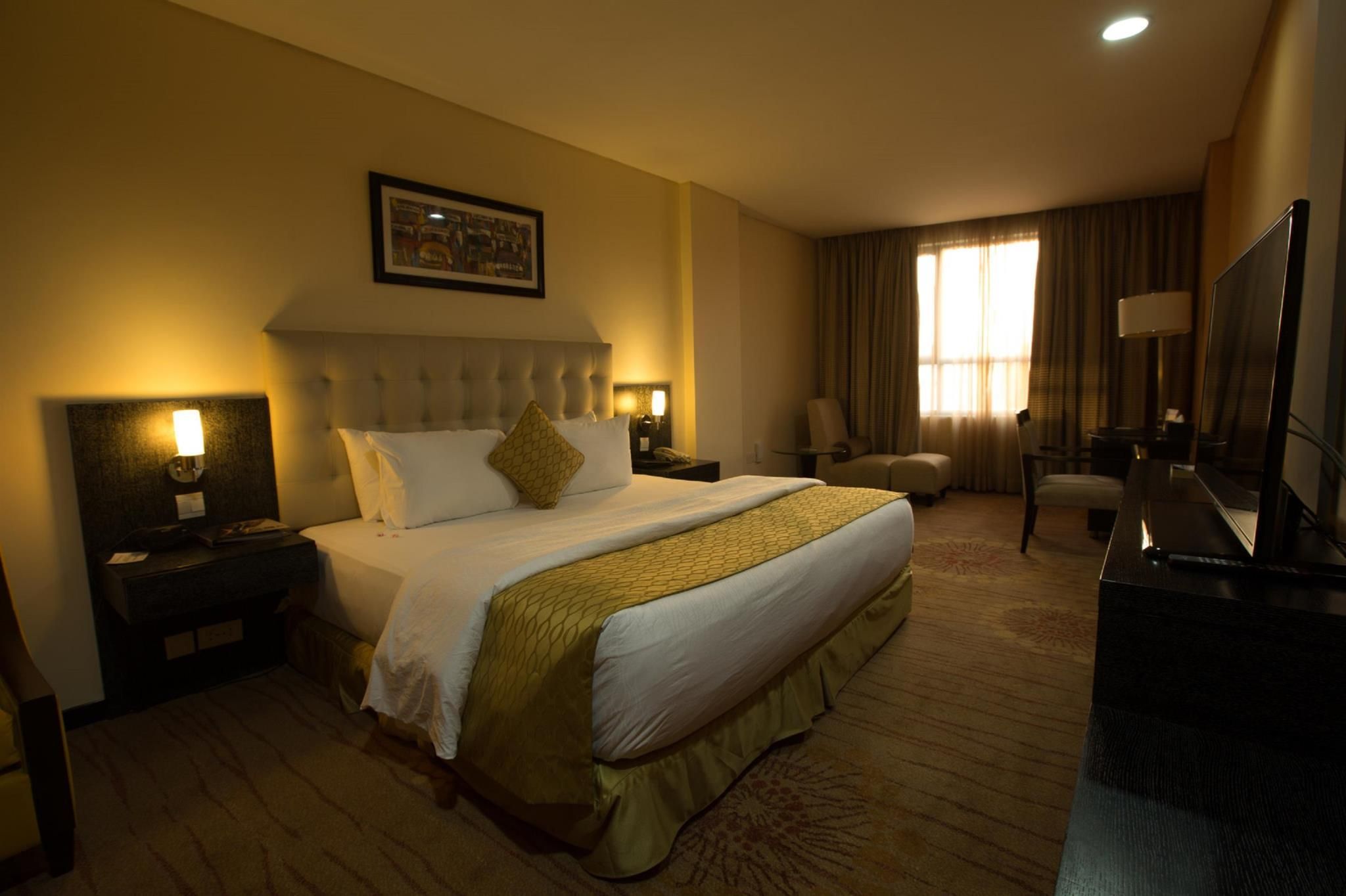 1 King Bed, Nonsmoking, Premier Room