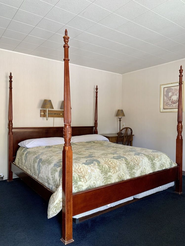 Stevenson's Inn Standard Room, 1 King Bed 2