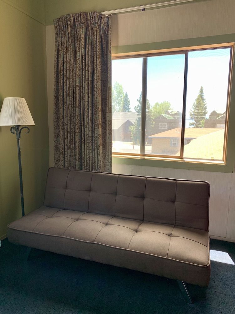 Stevenson's Inn Standard Room, 2 Double Beds 5