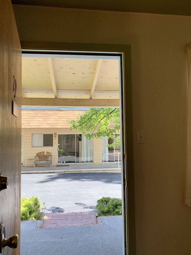 Stevenson's Inn Standard Room, 1 Queen Bed 2