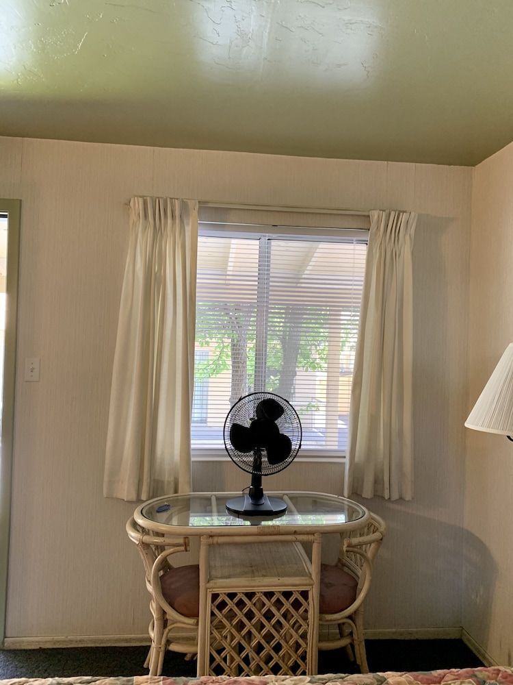 Stevenson's Inn Standard Room, 1 Queen Bed 4