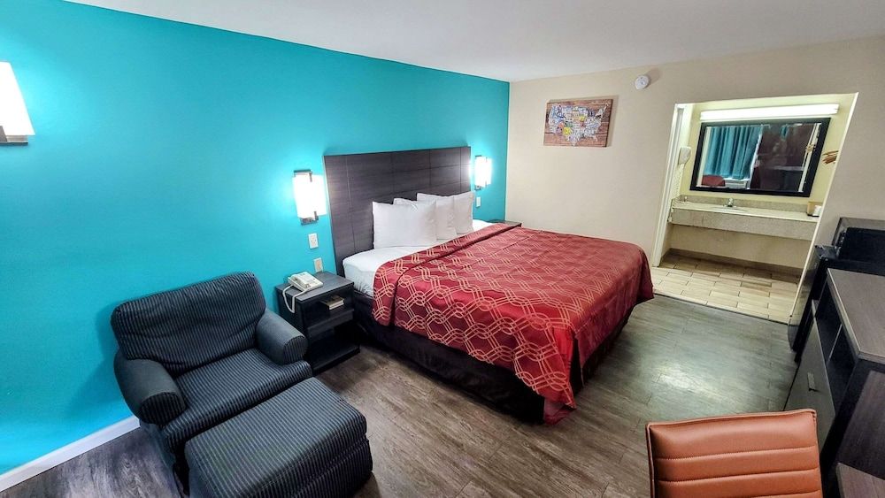 Standard Room, 1 King Bed, Non Smoking