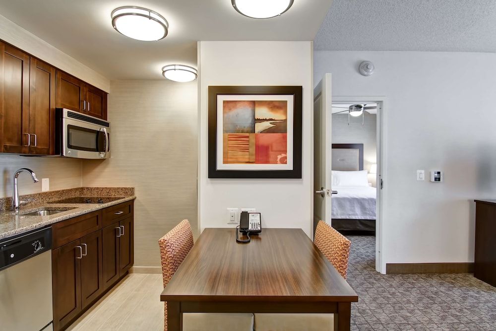 Suite, 2 Queen Beds, Accessible