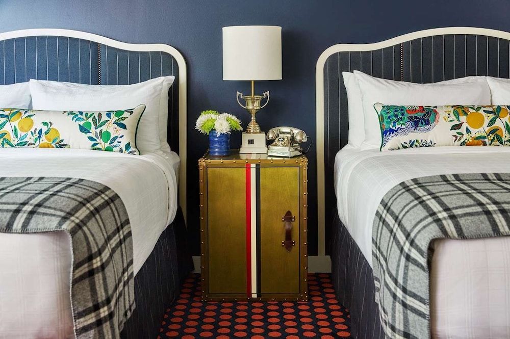 Room, 2 Queen Beds, Accessible (3x3 Shower, Mobility & Hearing)