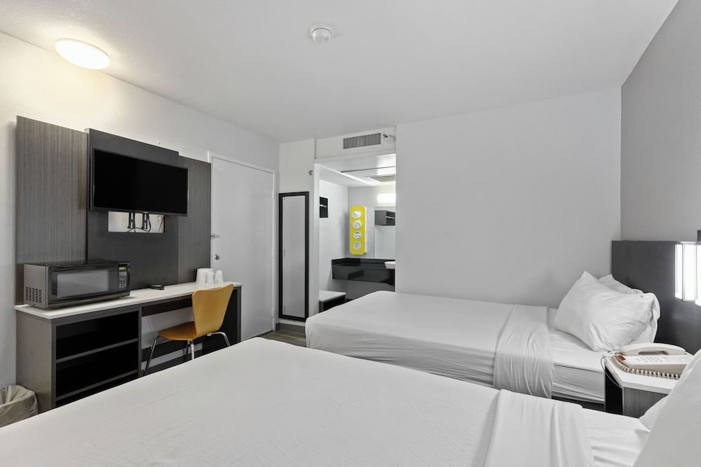 Motel 6 Oceanside, CA Deluxe Room, 2 Double Beds, Non Smoking, Refrigerator 6