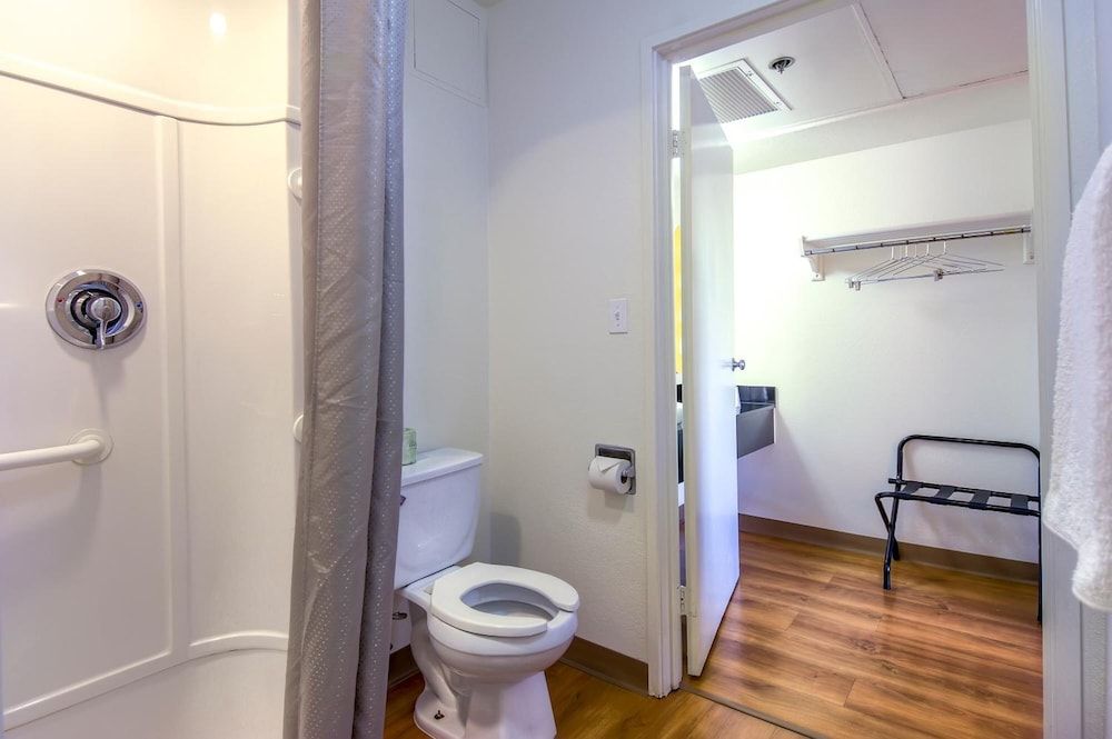 Motel 6 Oceanside, CA Deluxe Room, 2 Double Beds, Non Smoking, Refrigerator 9