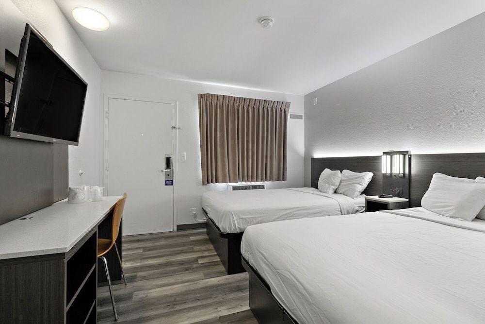 Motel 6 Oceanside, CA Deluxe Room, 2 Double Beds, Non Smoking, Refrigerator 2