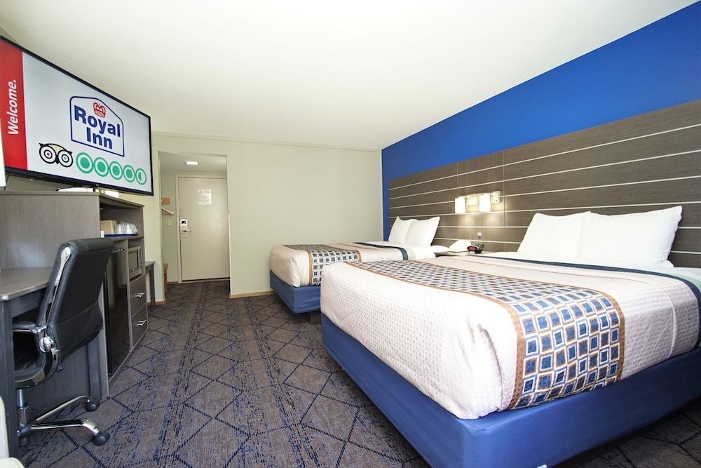 Deluxe Room, 2 Queen Beds, Non Smoking