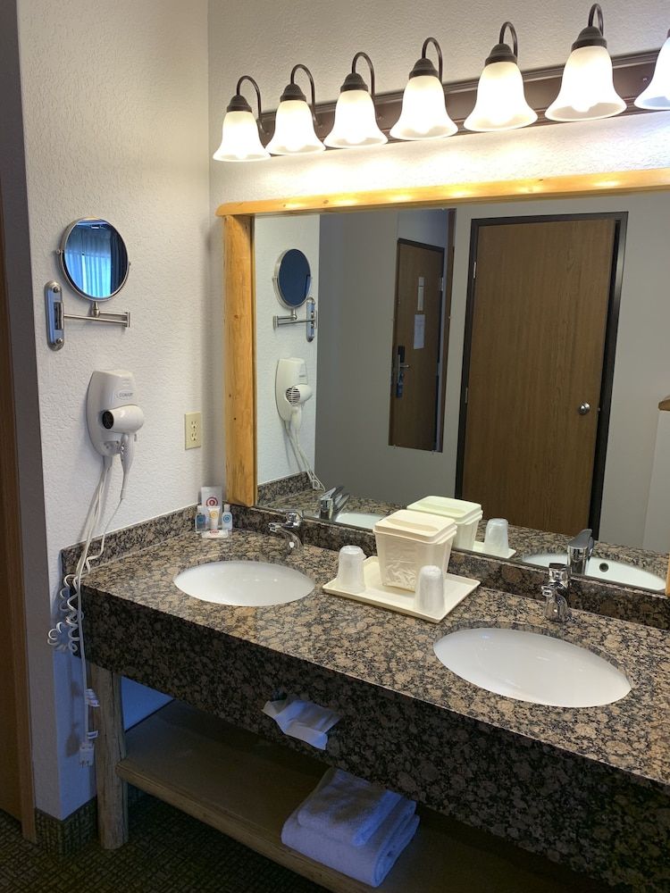 Studio Suite, 1 King Bed, Refrigerator & Microwave, Mountain View