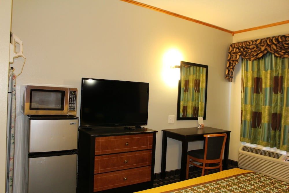 Homegate Inn and Suites Single Room 9