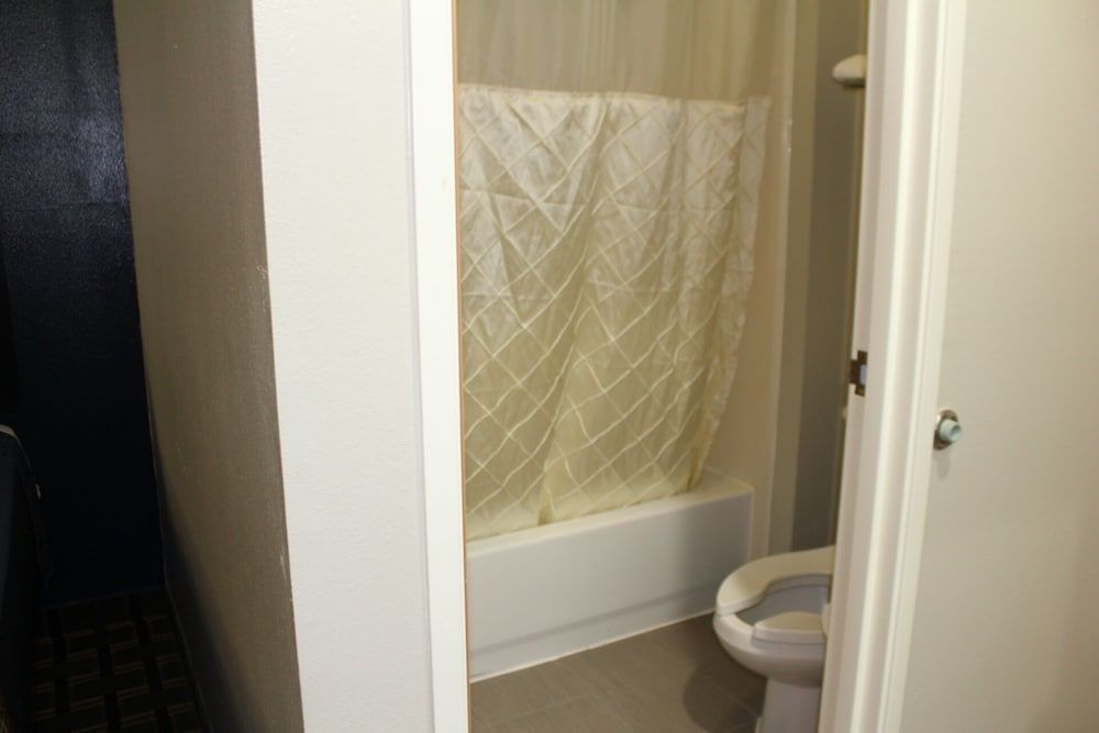 Homegate Inn and Suites Double Room 7