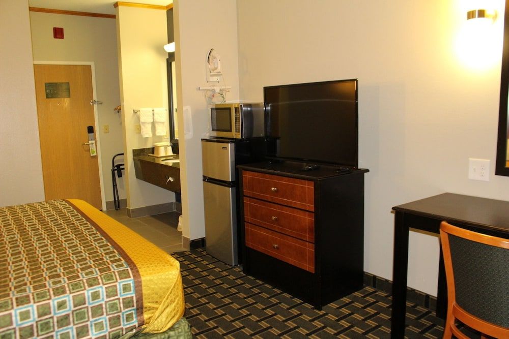 Homegate Inn and Suites Single Room 8