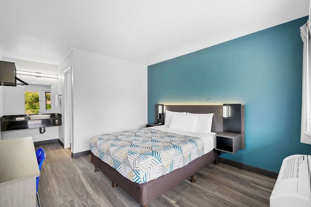 undefined Motel 6 Monterey, CA 8