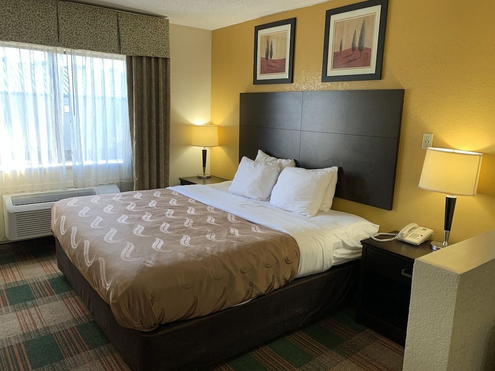 Standard Room, 1 King Bed, Non Smoking