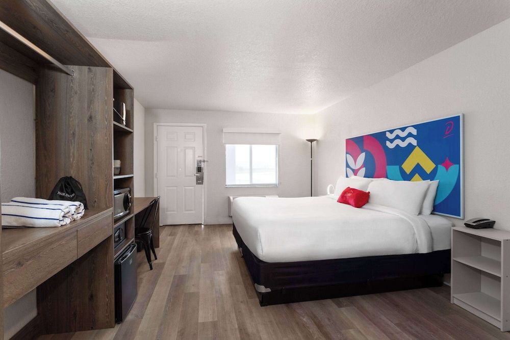 Room, 1 King Bed, Non Smoking