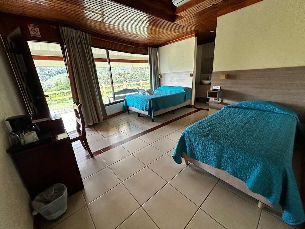 Hotel Linda Vista Standard Room 7