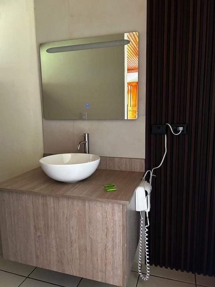 Hotel Linda Vista Standard Room 15