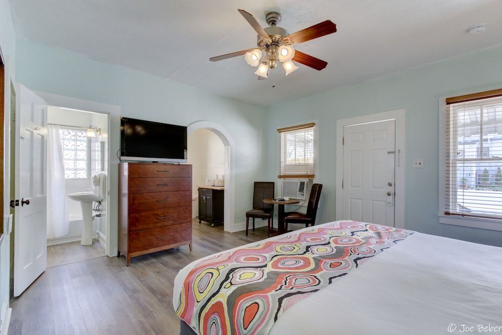 Deluxe Cottage, 1 King Bed, Non Smoking