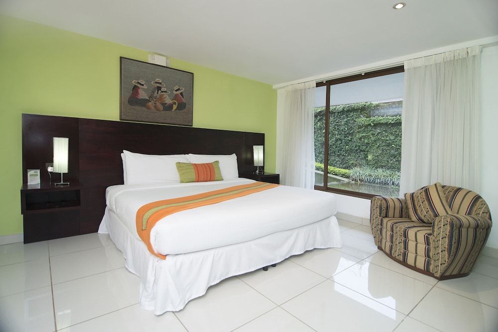 Deluxe Studio Suite