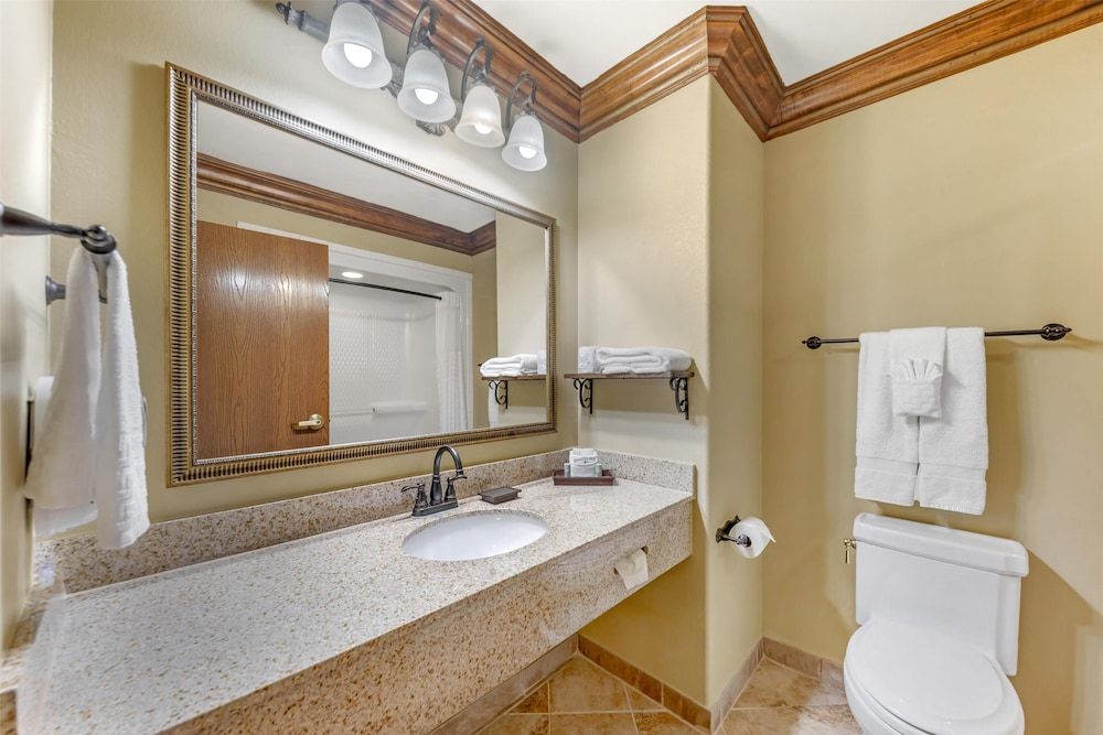 Best Western San Isidro Inn Executive Room, 2 Queen Beds, Non Smoking, Refrigerator & Microwave 3