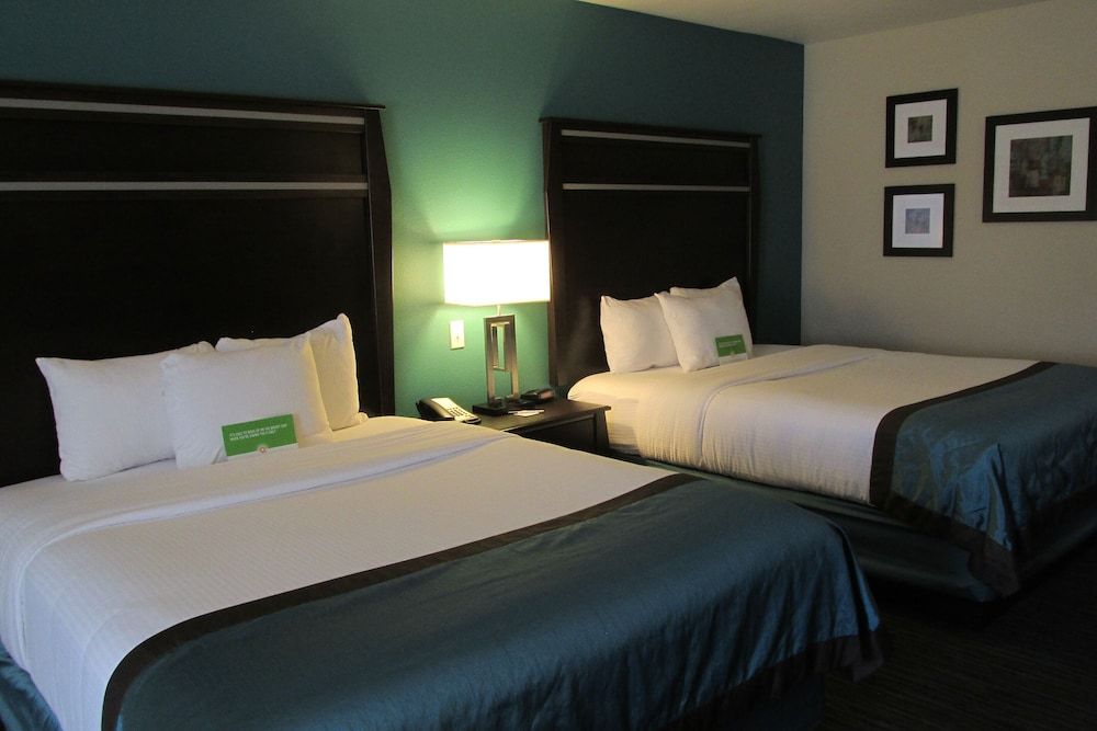 Room, 2 Queen Beds, Non Smoking, City View