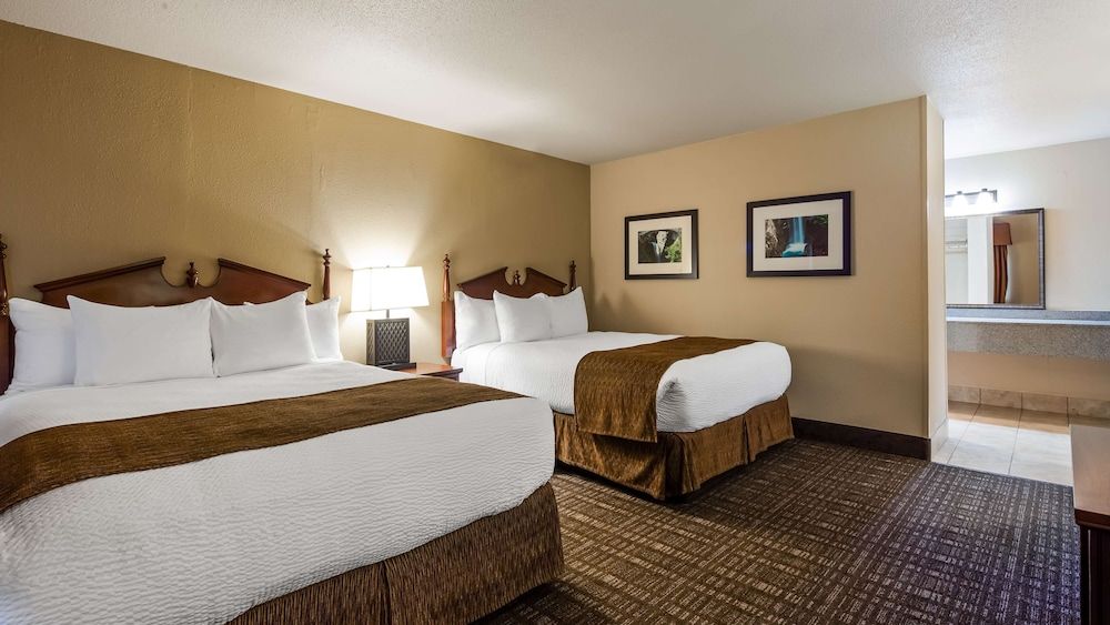 Standard Room, 2 Queen Beds, Non Smoking, Refrigerator