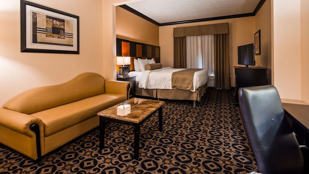Suite, 1 King Bed, Accessible, Jetted Tub