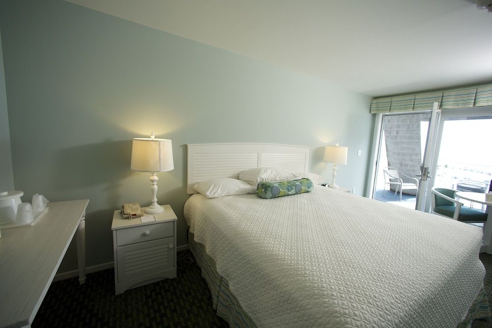 Main Building Queen Ocean View Floor 2