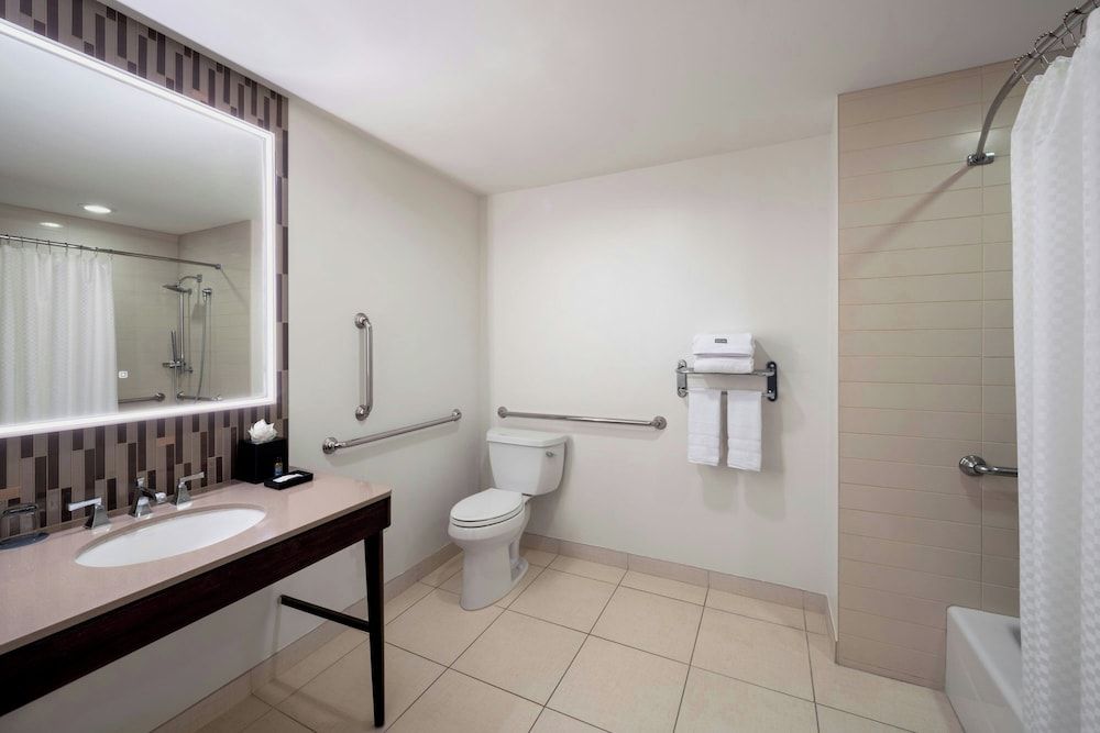 Room, 1 King Bed with Sofa bed, Balcony, Ocean View (Mobility/Hearing Accessible, Tub)