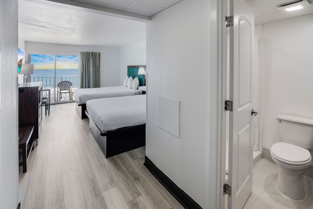 Ocean Front 2 Queen Beds, Non Smoking (Newly Remodeled)