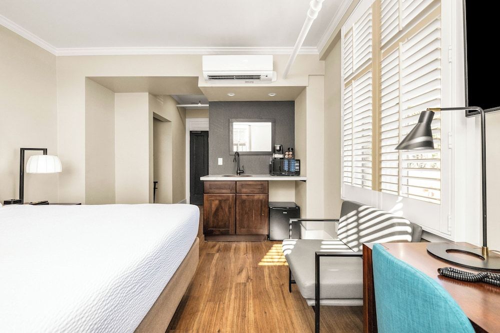Deluxe Room, 1 King Bed