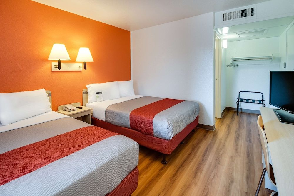 Deluxe Room, 2 Double Beds, Non Smoking, Refrigerator & Microwave
