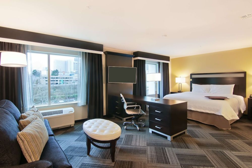 Studio, 1 King Bed, Refrigerator & Microwave