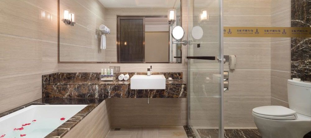 undefined Avant-Garde Hotel 8