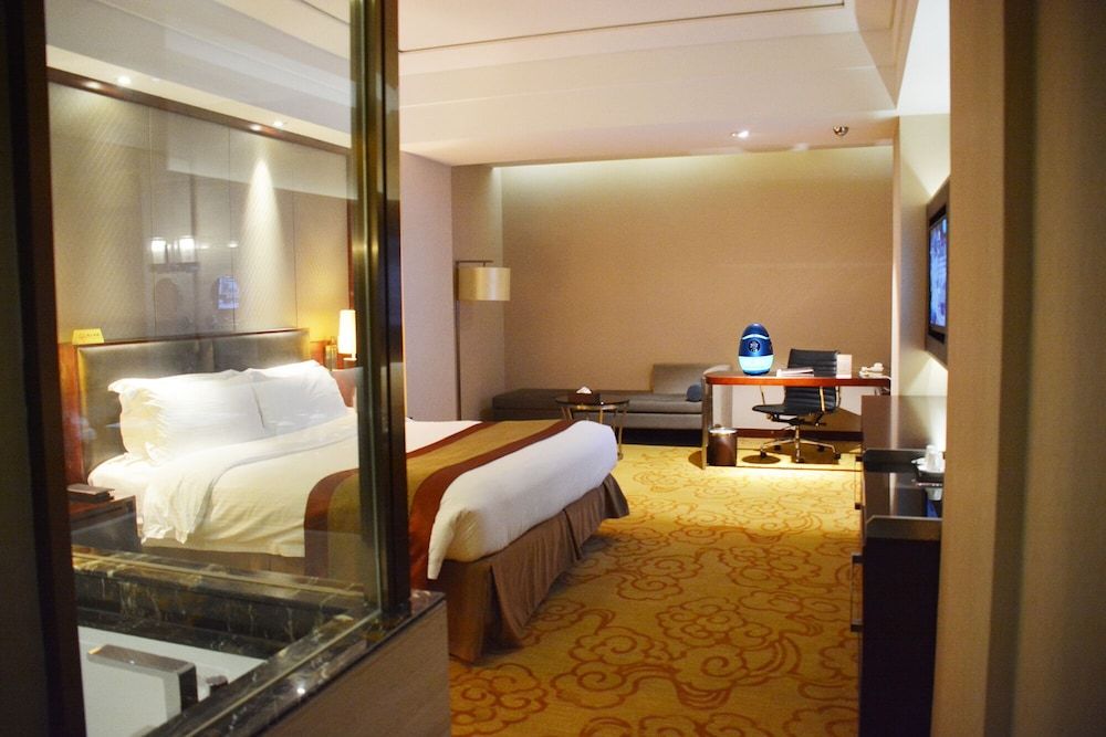 Avant-Garde Hotel Fashion King Room (No Windows) 2