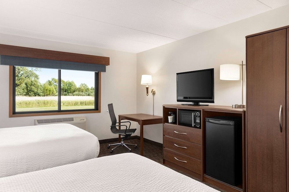 Room, 2 Queen Beds, Accessible, Non Smoking