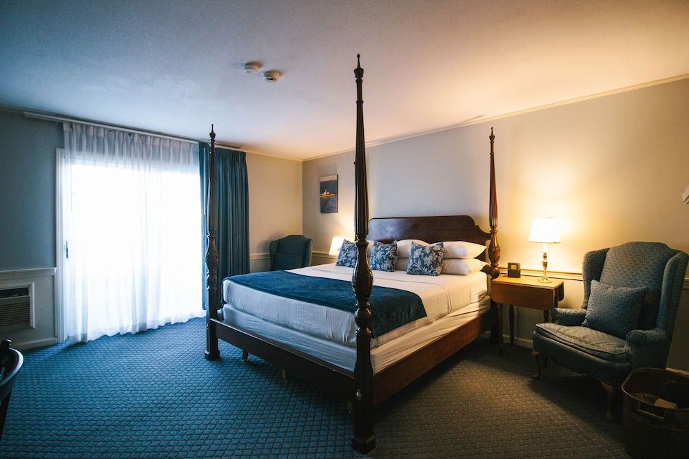 Deluxe Room, 1 King Bed, Balcony