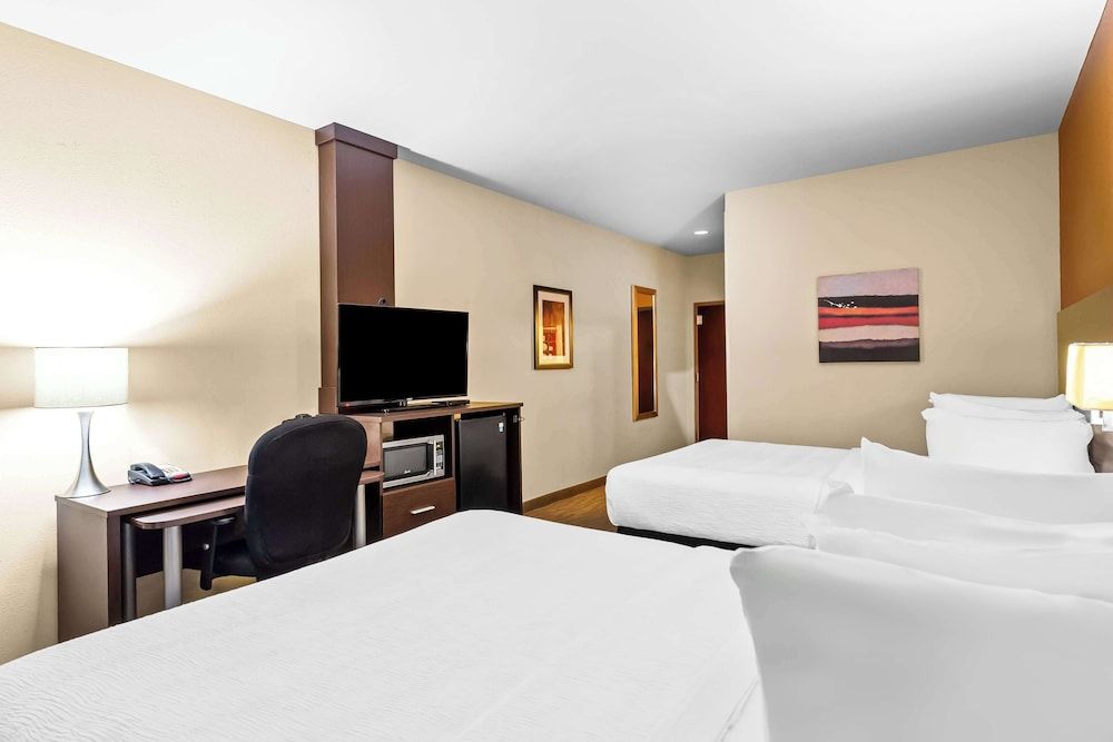 Suite, 2 Queen Beds, Non Smoking, Refrigerator & Microwave (with Sofabed)