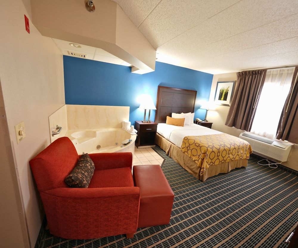 Suite, 1 Queen Bed, Non Smoking, Jetted Tub