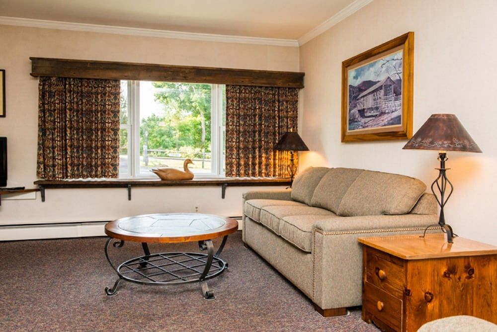 Family Suite, 2 Bedrooms, Fireplace, Mountain View