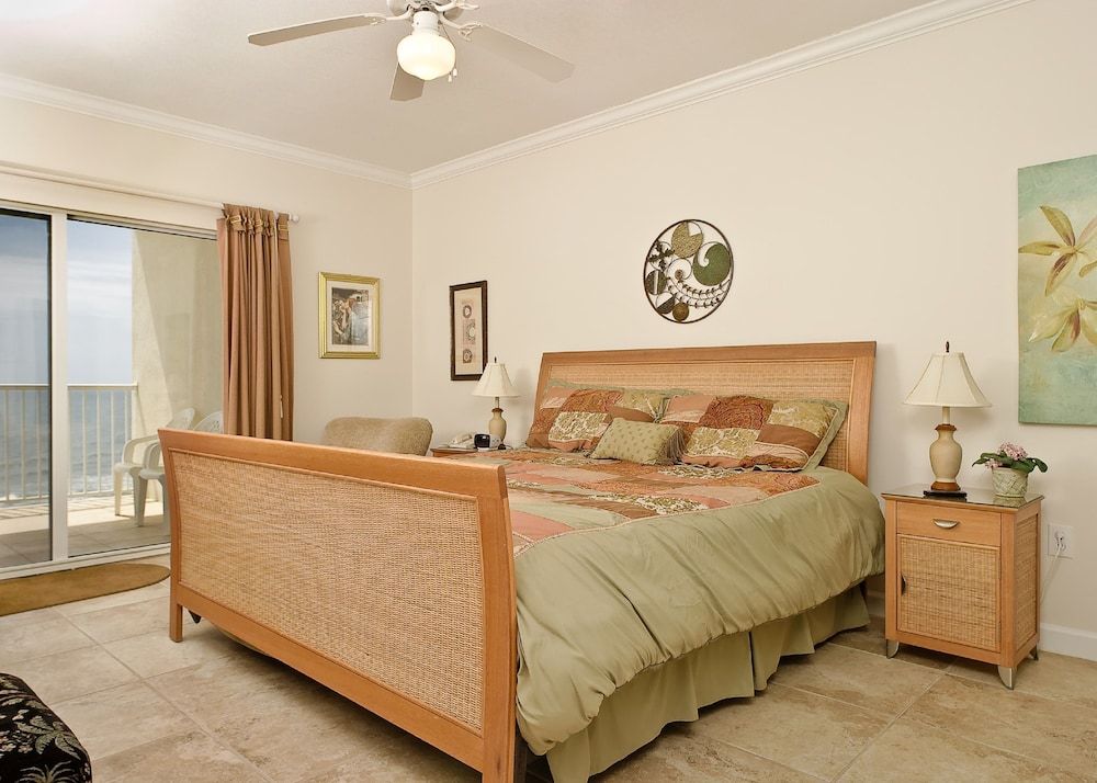 Condo, 2 Bedrooms, 2 Bathrooms, Sea Facing