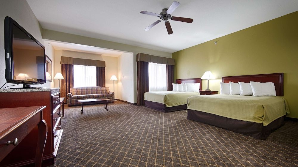 Standard Room, 2 Queen Beds, Non Smoking, Refrigerator & Microwave (with Single Sofabed;Larger Room)