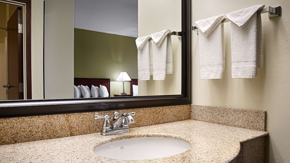 Standard Room, 1 King Bed, Non Smoking, Jetted Tub