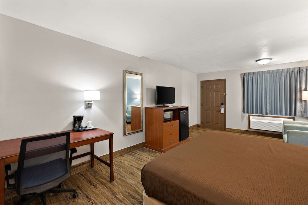Americas Best Value Inn Celina Room, 1 Queen Bed, Non Smoking 2