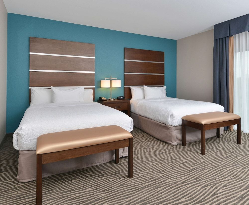 Room, 2 Queen Beds, Accessible, Bathtub